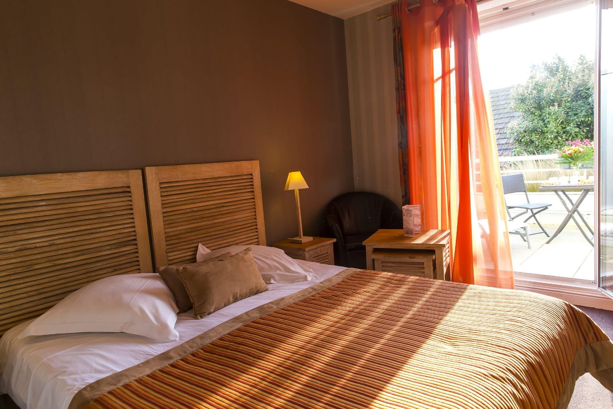 Almoria Hotel & Spa Deauville Bagian luar foto