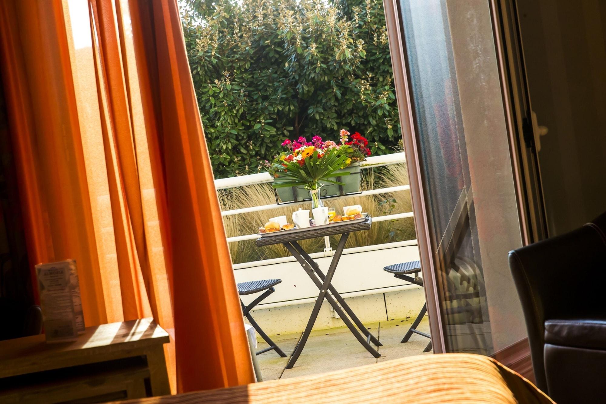 Almoria Hotel & Spa Deauville Bagian luar foto