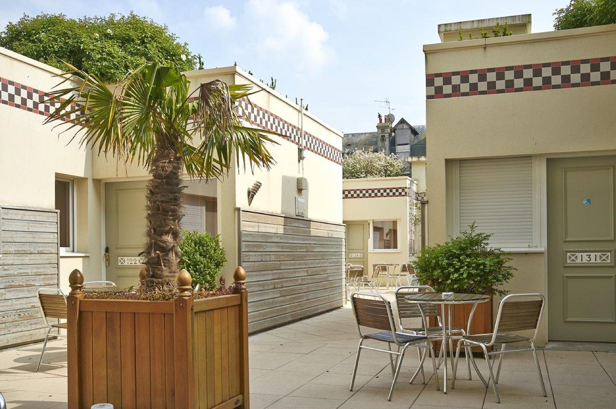 Almoria Hotel & Spa Deauville Bagian luar foto