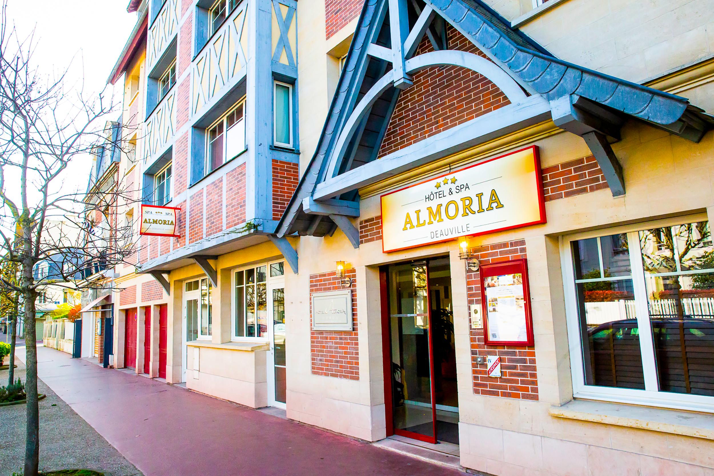 Almoria Hotel & Spa Deauville Bagian luar foto