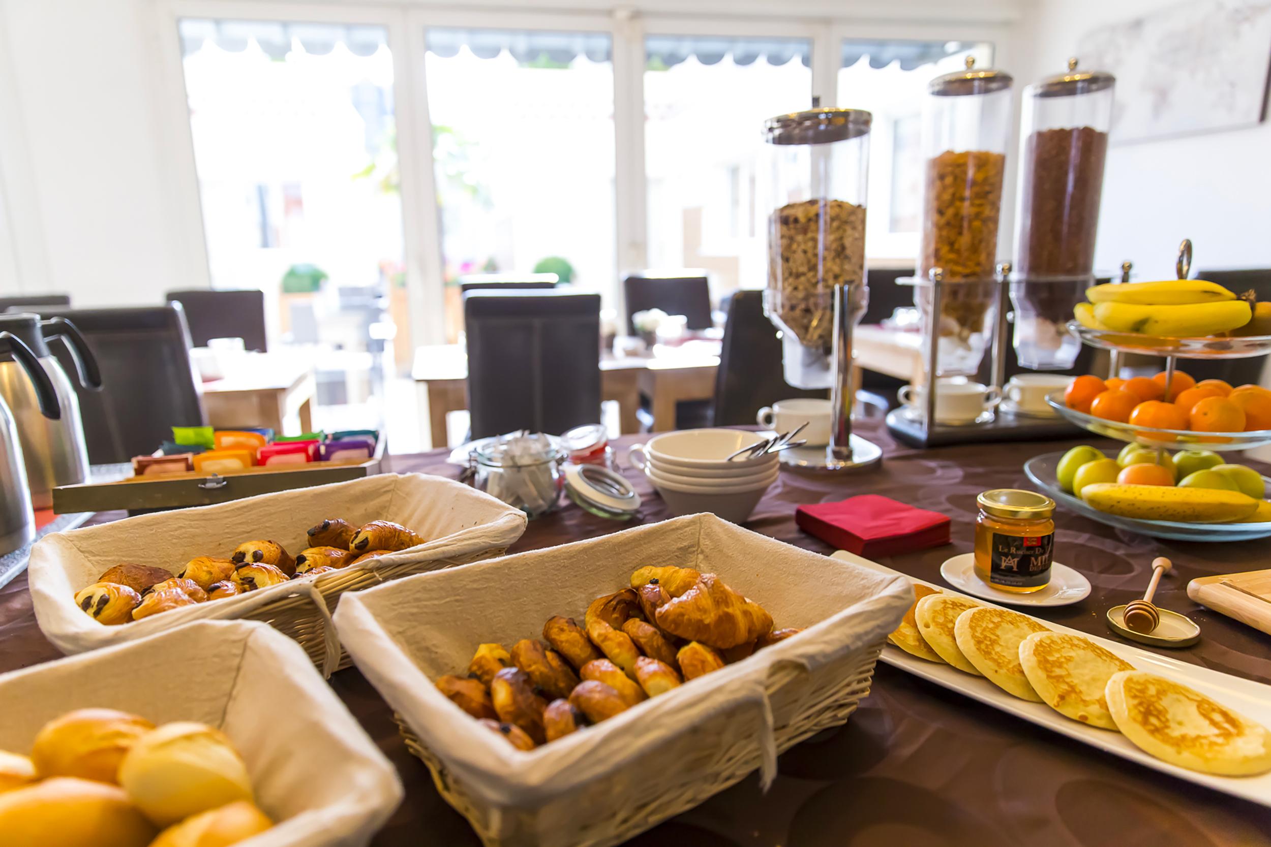 Almoria Hotel & Spa Deauville Bagian luar foto