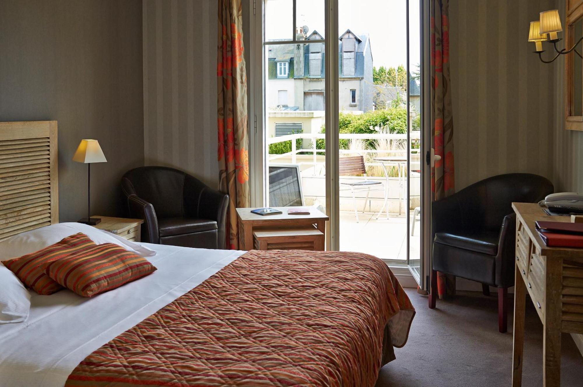 Almoria Hotel & Spa Deauville Bagian luar foto
