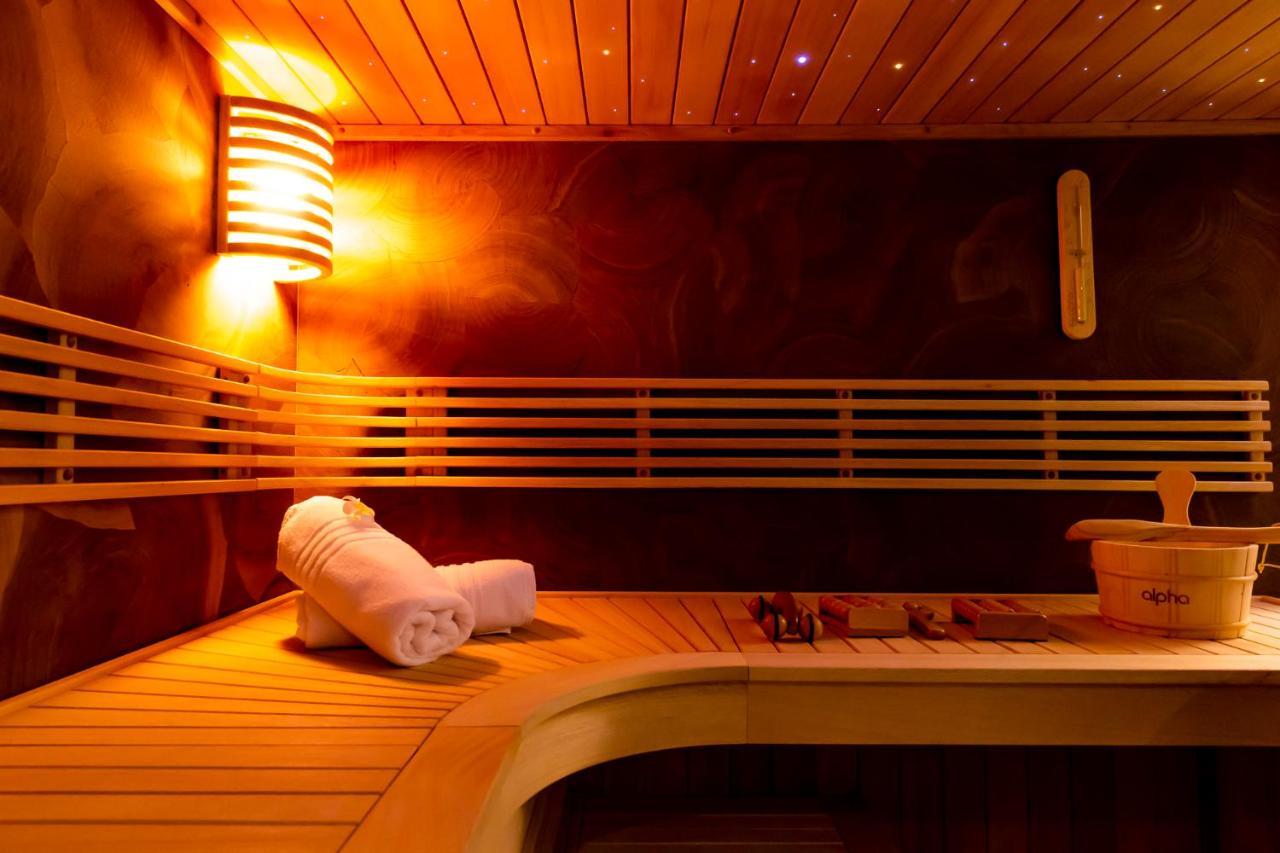 Almoria Hotel & Spa Deauville Bagian luar foto